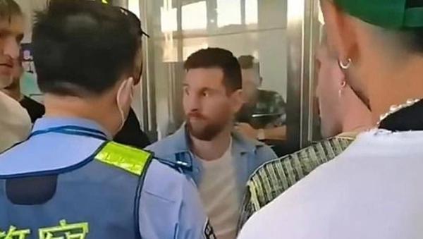 Lionel Messi, Çin havaalanında mahsur kaldı Çin, Tayvan değil mi