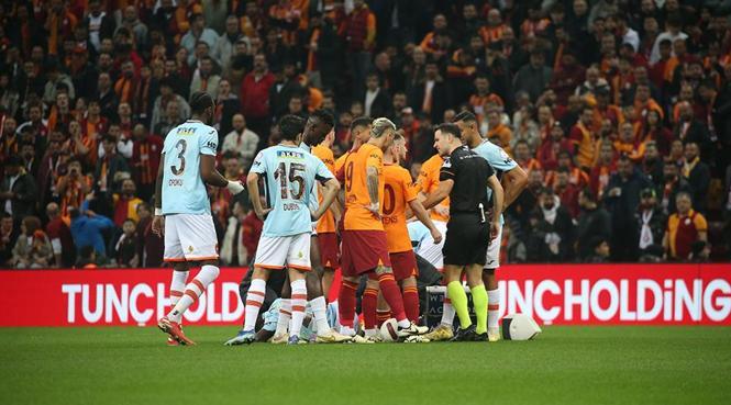 33. saniyede sarı kart