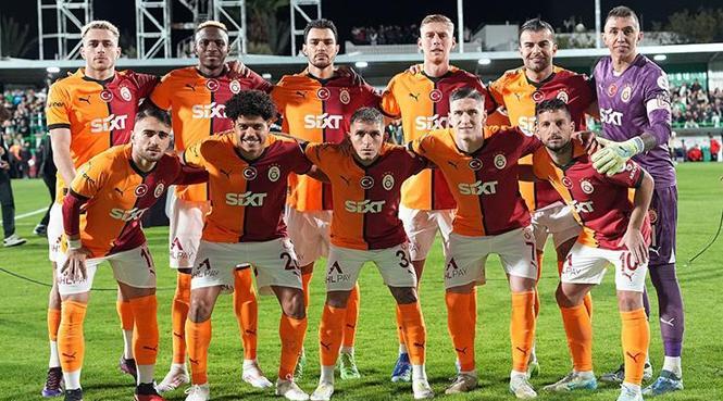 Namağlup Galatasaray, AZ deplasmanında