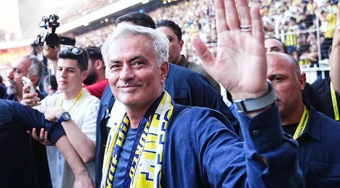 Ali Koç: 'Ne olursa olsun Mourinho ile devam'