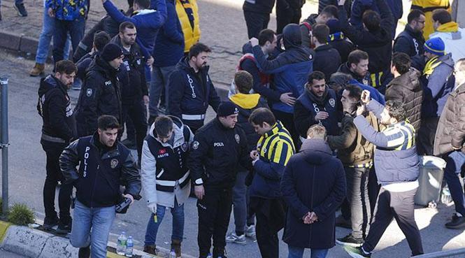 Fenerbahçe taraftarları RAMS Park'a hareket etti 