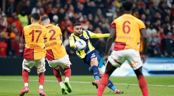 İlk tehlike Fenerbahçe'den