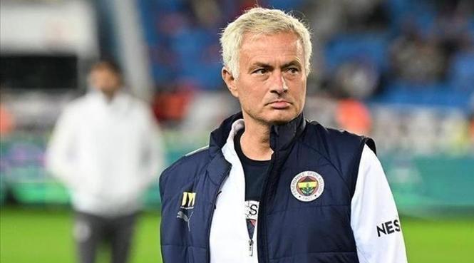 Jose Mourinho: '1 yıl daha kontratım var ama önemli olan Fenerbahçe'