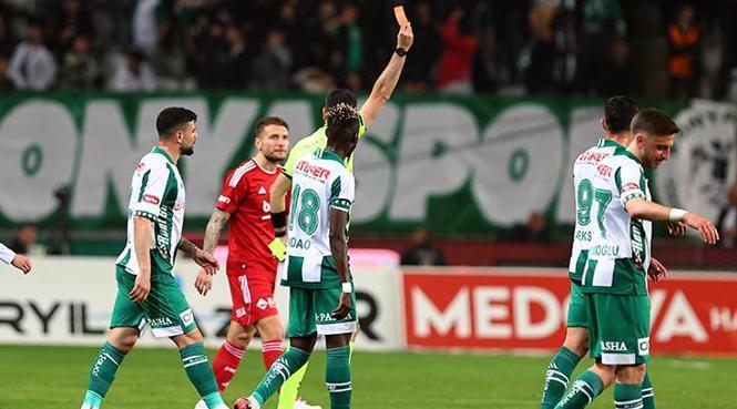 KONYASPOR 10 KİŞİ KALDI