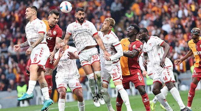 İlk yarı sonucu: Galatasaray 4-1 Sivasspor