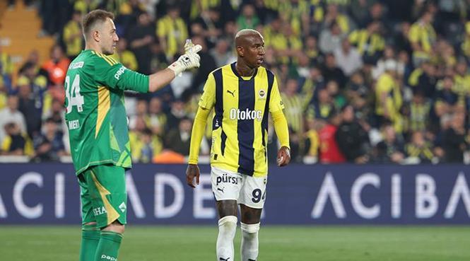 Mert Günok'tan Talisca'ya geçit yok