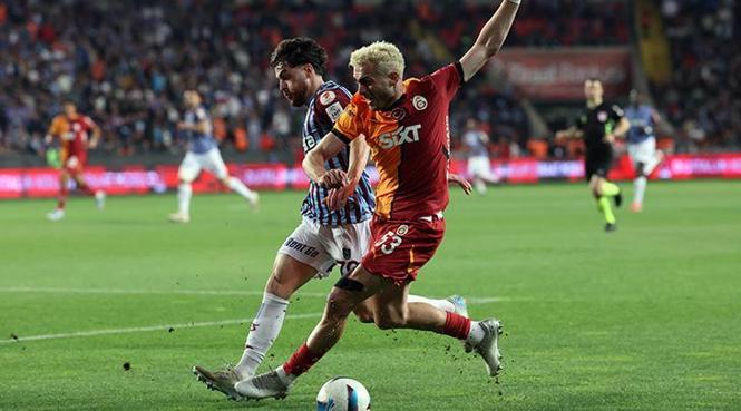 İLK YARI SONA ERDİ