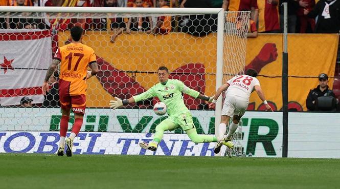 Maçın en net pozisyonu Kayseri'den!