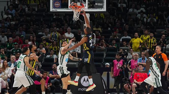 Hall yine devrede