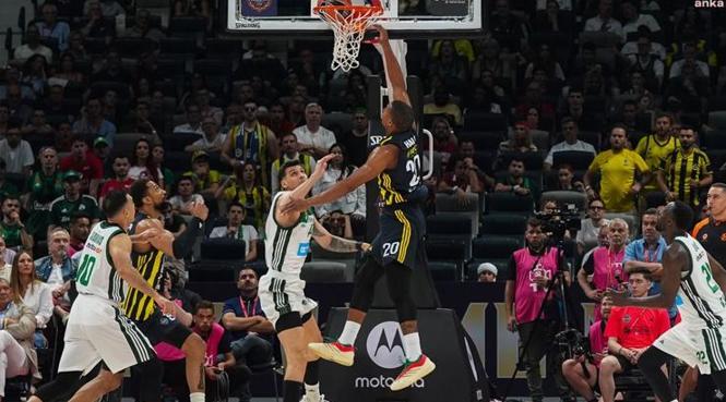 Fenerbahçe Beko kupa için sahada