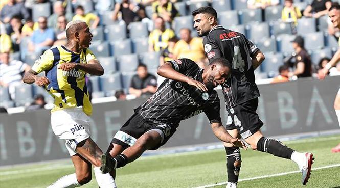 Talisca sarı kart gördü