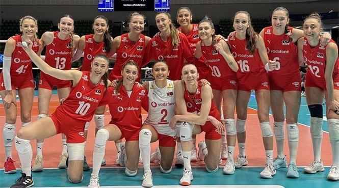 SULTANLAR, VNL SAHNESİNDE!