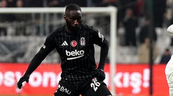 MASUAKU İKİNCİ DEVRENİN EN İYİ FUTBOLCUSU
