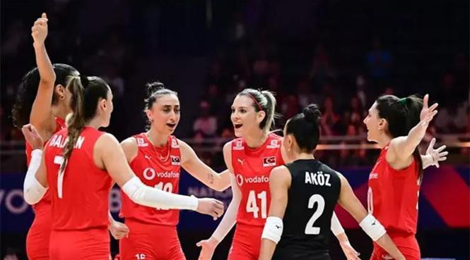 İlk maçında şov yaptı