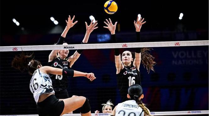 İkinci sette filede 'Türk seddi'