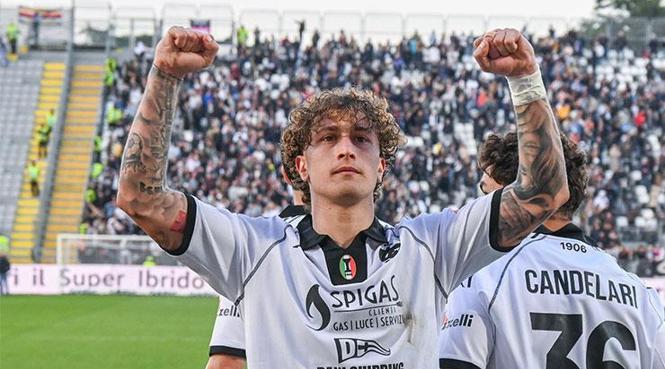 Beşiktaş'tan Esposito harekatı