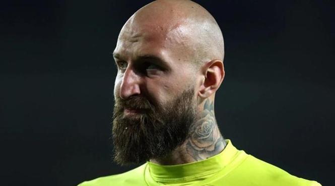 FENERBAHÇE'YE 2.01'LİK KALECİ