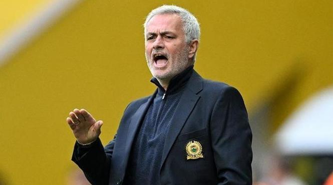 FENERBAHÇE'DE YAPRAK DÖKÜMÜ