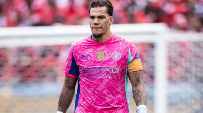 ASLAN'IN EDERSON AŞKI BİTMİYOR