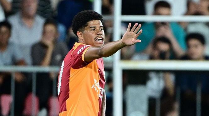 Galatasaray'ın yıldızına Premier Lig'den talip çıktı