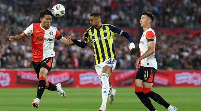 İLK YARI SONA ERDİ