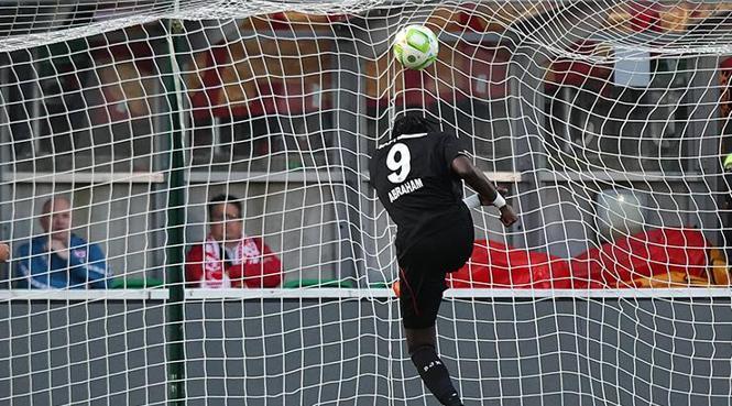 Abraham attı, Beşiktaş farkı ikiye çıkardı!