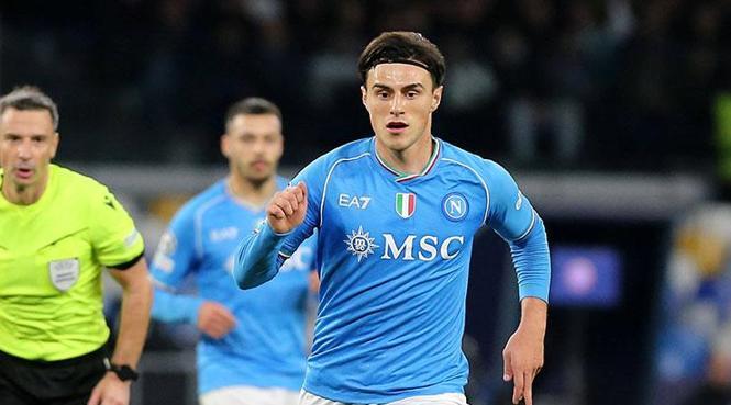 Eljif Elmas Napoli'ye geri döndü