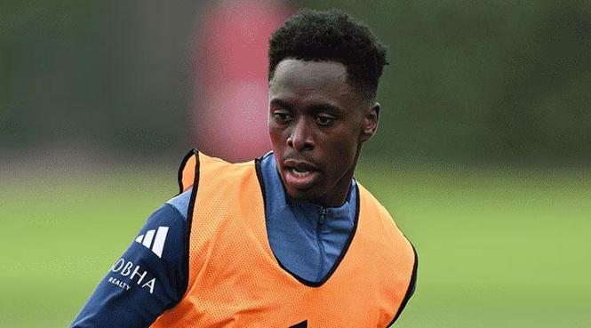 Sambi Lokonga Hamburg'a transfer oldu