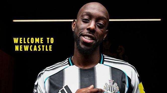 Newcastle United'dan santrfor takviyesi