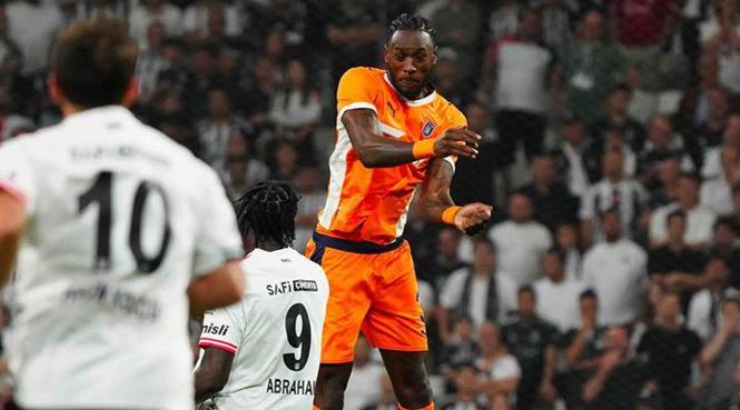 Başakşehir 10 kişi!
