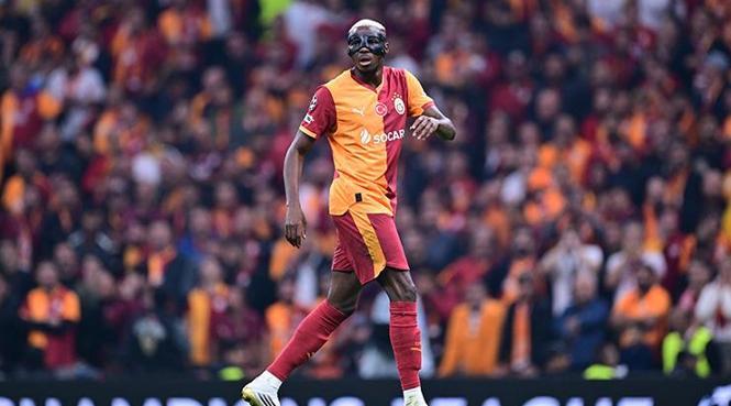 Osimhen net fırsatı kaçırdı!