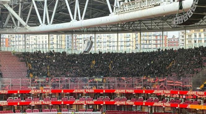 BEŞİKTAŞ TARAFTARLARI YERİNİ ALDI
