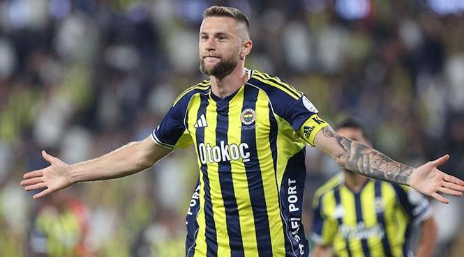 Milan Skriniar kart sınırında