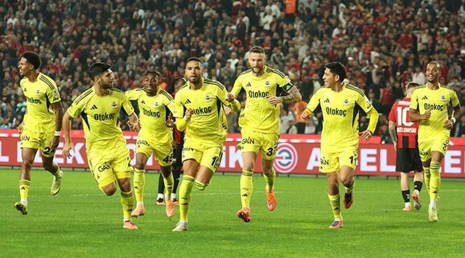 Fenerbahçe öne geçti