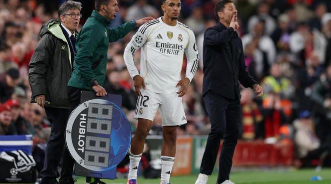 ARDA ÇIKTI ARNOLD GİRDİ