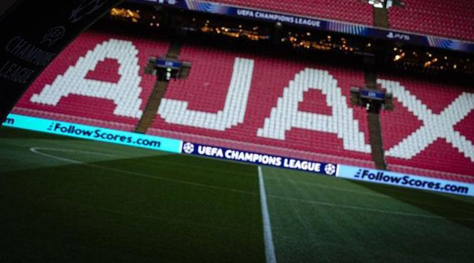 Johan Cruijff ArenA karşılaşma için hazır