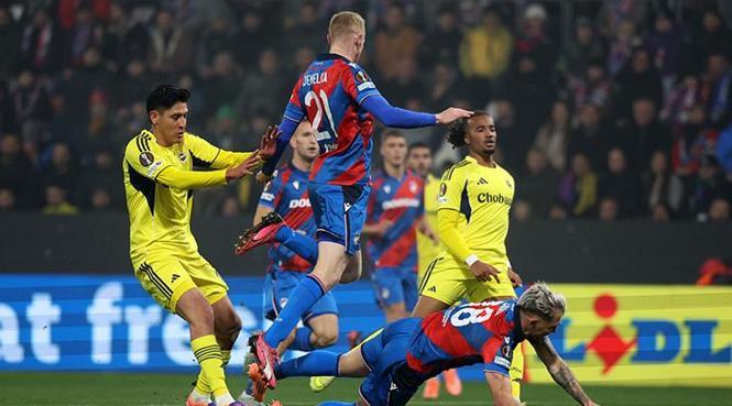 İLK YARI SONA ERDİ