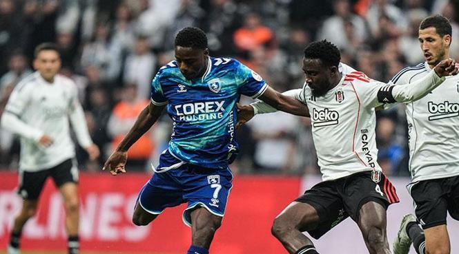 İLK YARI SONA ERDİ