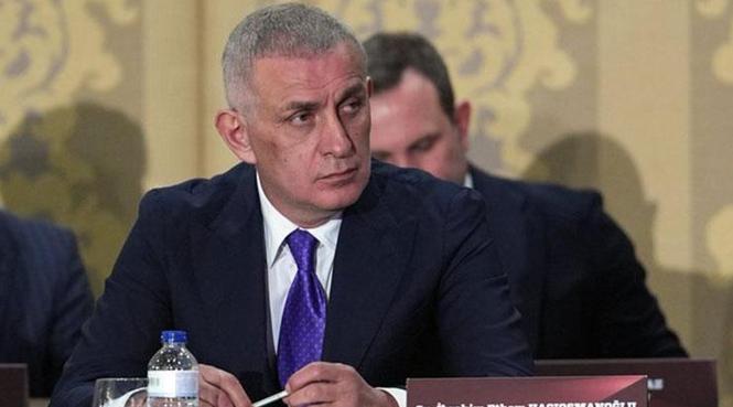 'İNSANLAR TİYATRO İZLEMEK İSTEMİYOR'