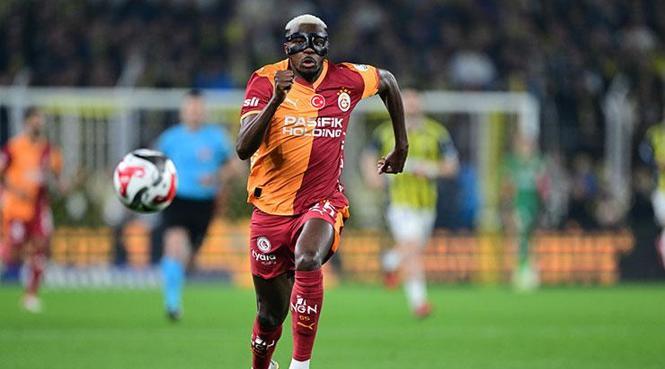 Osimhen'den ilk tehlikeli atak