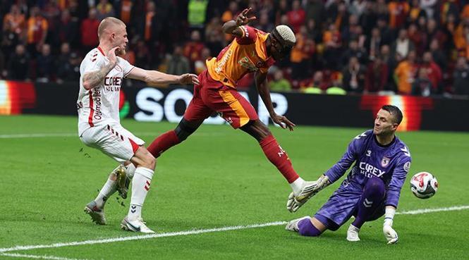Galatasaray farkı ikiye çıkardı