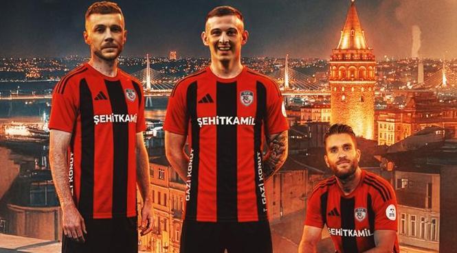 Burak Yılmaz eski takımına karşı