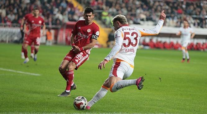 Barış Alper sert şut!