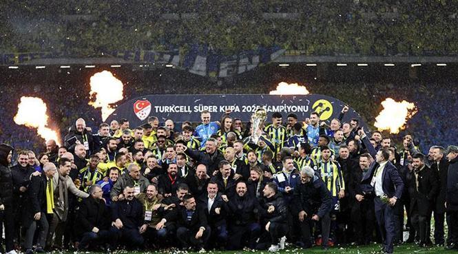 FENERBAHÇE KUPASINI ALDI