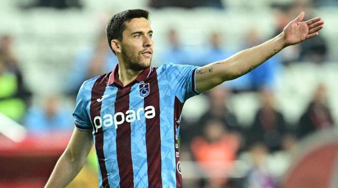 Girer girmez kart gördü