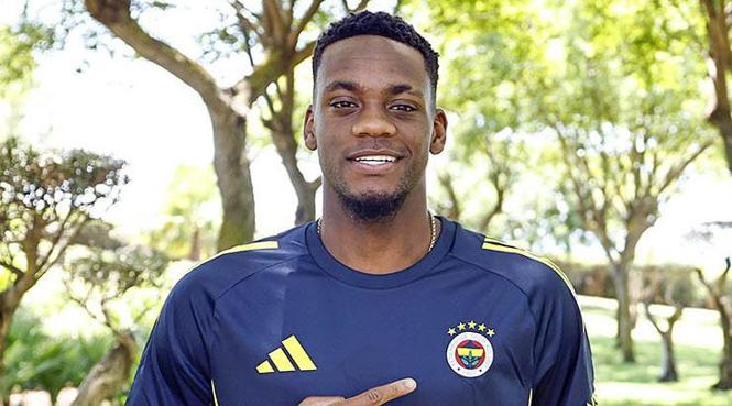 Jhon Duran kadrodan çıkartıldı