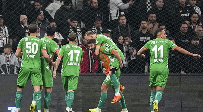 Alanyaspor öne geçti