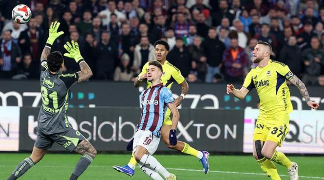 TRABZONSPOR DERBİDE ÖNE GEÇTİ!