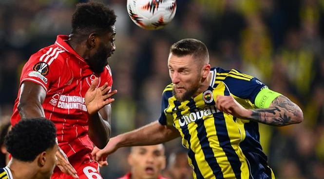 FENERBAHÇE KART GÖRDÜ