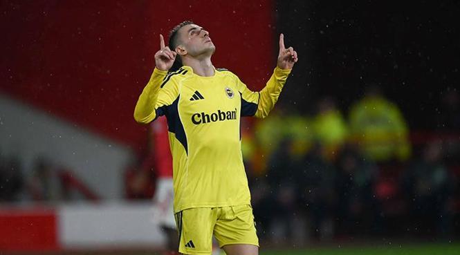 6 futbolcu kart sınırında